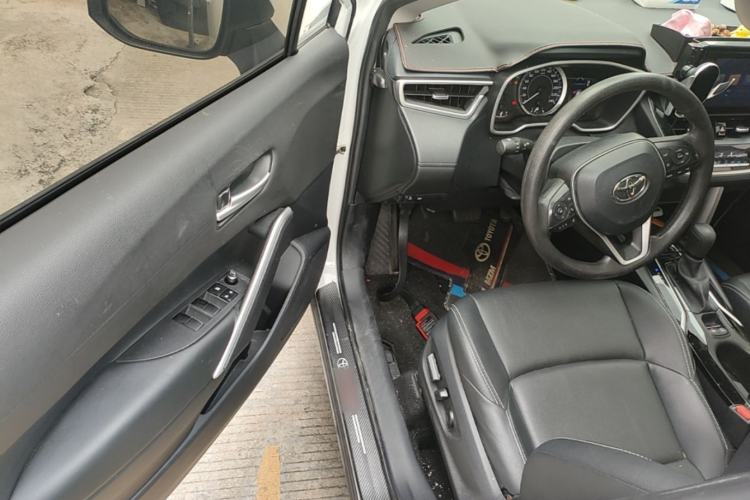 Used Toyota FRONTLANDER 2022 2.0L CVT Luxury Edition Driver Seat