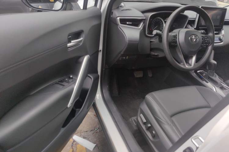 Used Toyota FRONTLANDER 2022 2.0L CVT Luxury Edition Driver Seat