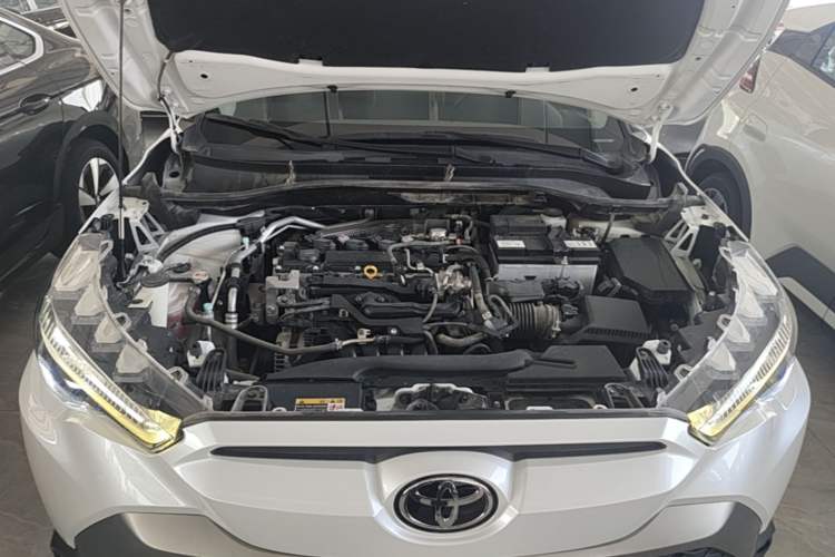 Used Toyota FRONTLANDER 2022 2.0L CVT Luxury PLUS Edition Engine Bay