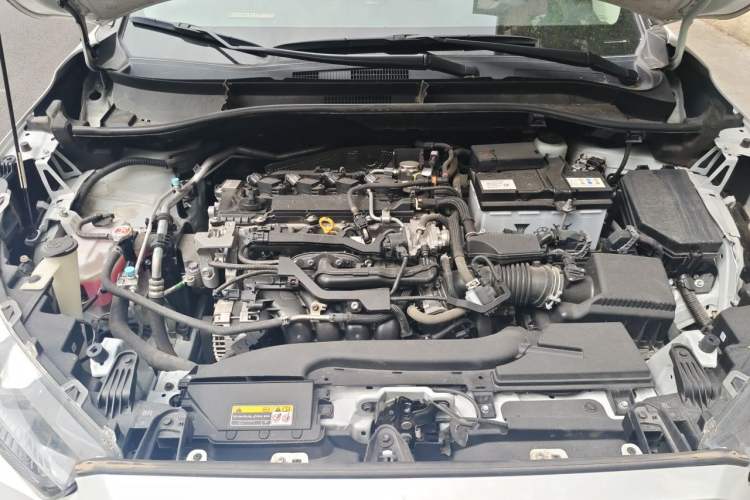 Used Toyota FRONTLANDER 2022 2.0L CVT Luxury PLUS Edition Engine Bay