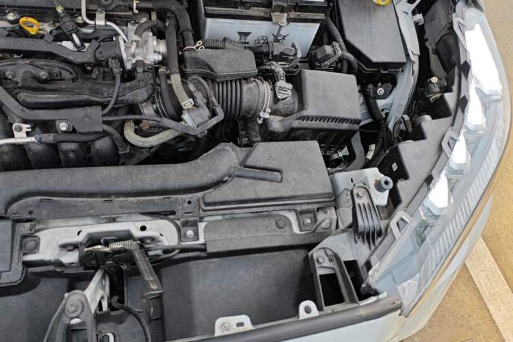 Used Toyota FRONTLANDER 2022 2.0L CVT Luxury Edition Engine Bay Left