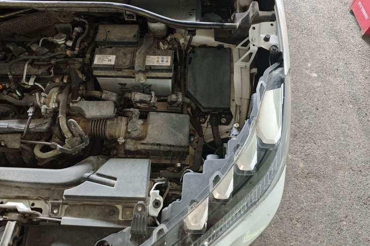 Used Toyota FRONTLANDER 2022 2.0L CVT Luxury Edition Engine Bay Left