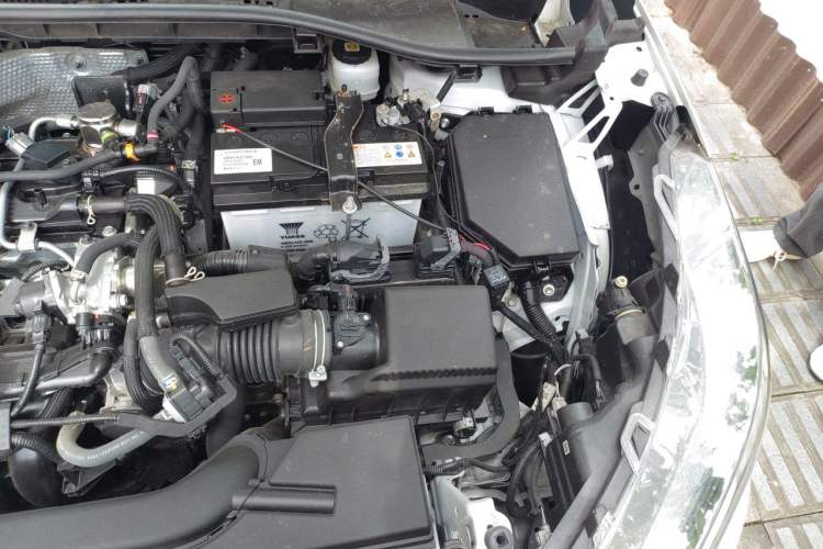 Used Toyota FRONTLANDER 2022 2.0L CVT Elite Edition Engine Bay Left