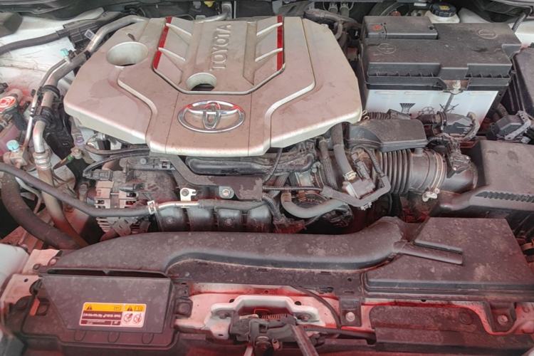 Used Toyota FRONTLANDER 2022 2.0L CVT Luxury Edition Engine Bay