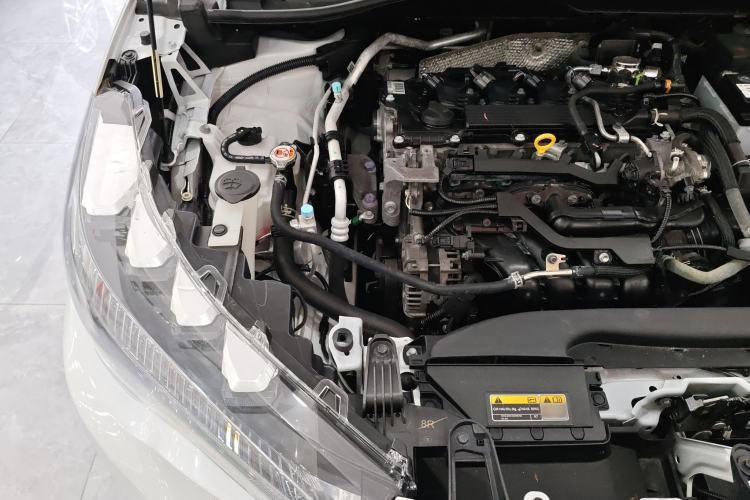 Used Toyota FRONTLANDER 2022 2.0L CVT Luxury Edition Engine Bay Right