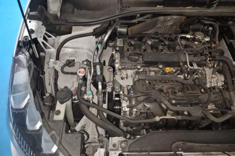 Used Toyota FRONTLANDER 2022 2.0L CVT Luxury Edition Engine Bay Right