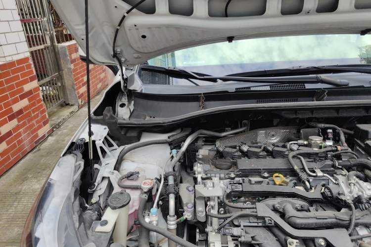 Used Toyota FRONTLANDER 2022 2.0L CVT Elite Edition Engine Bay Right