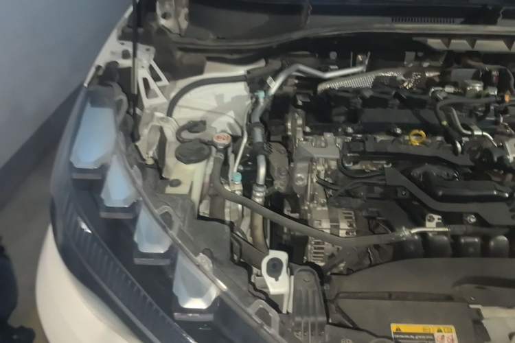 Used Toyota FRONTLANDER 2022 2.0L CVT Luxury Edition Engine Bay Right