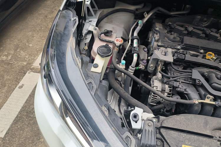 Used Toyota FRONTLANDER 2022 2.0L CVT Elite Edition Engine Bay Right