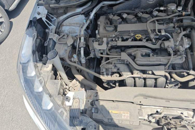 Used Toyota FRONTLANDER 2022 2.0L CVT Luxury Edition Engine Bay Right