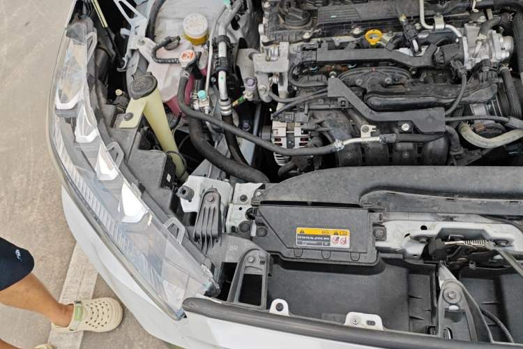 Used Toyota FRONTLANDER 2022 2.0L CVT Luxury Edition Engine Bay Right