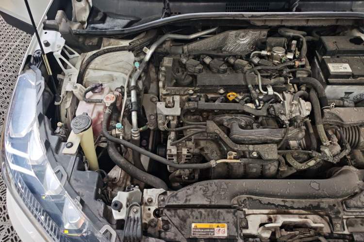 Used Toyota FRONTLANDER 2022 2.0L CVT Luxury Edition Engine Bay Right