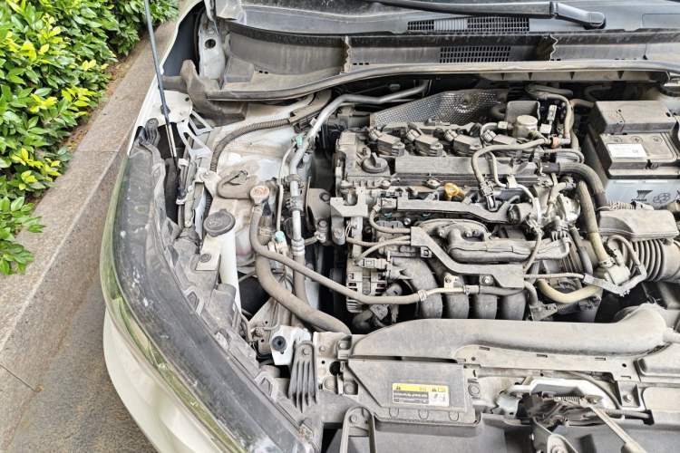 Used Toyota FRONTLANDER 2022 2.0L CVT Elite Edition Engine Bay Right