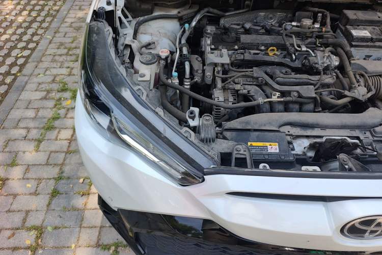 Used Toyota FRONTLANDER 2022 2.0L CVT Elite Edition Engine Bay Right