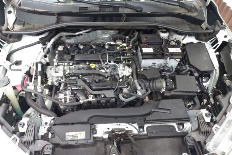 Used Toyota FRONTLANDER 2022 2.0L CVT Elite Edition Engine Bay