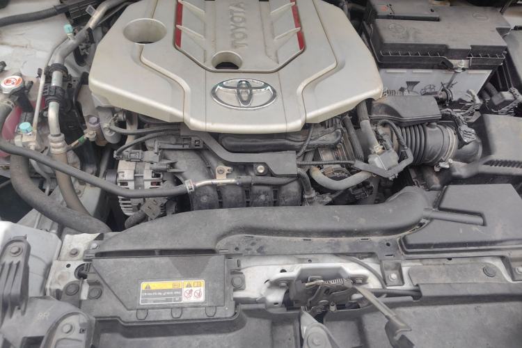 Used Toyota FRONTLANDER 2022 2.0L CVT Luxury Edition Engine Bay