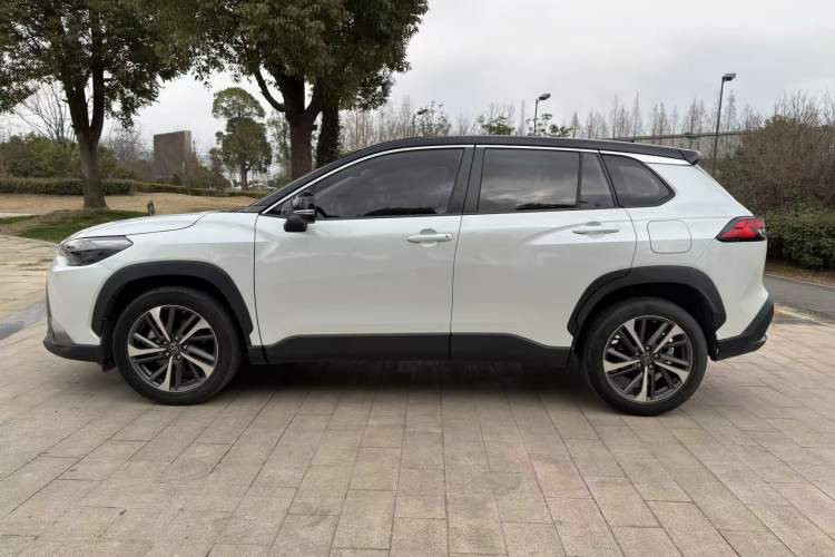 Used Toyota FRONTLANDER 2022 2.0L CVT Luxury PLUS Edition Exterior 5