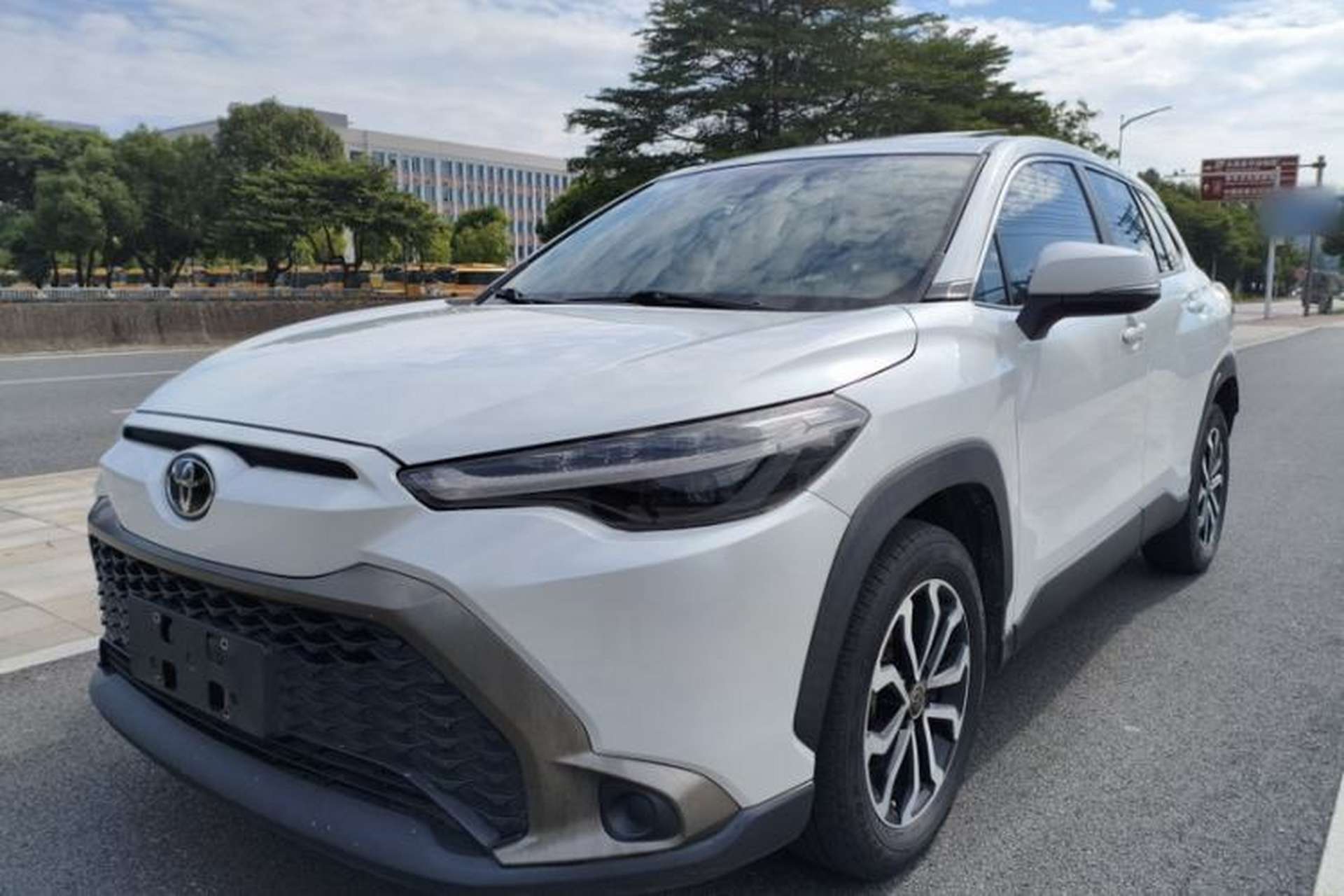 Used Toyota FRONTLANDER 2022 2.0L CVT Luxury Edition Front Left 45 Deg