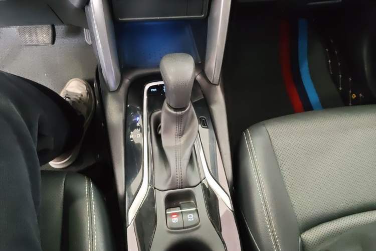 Used Toyota FRONTLANDER 2022 2.0L CVT Luxury Edition Gear Lever
