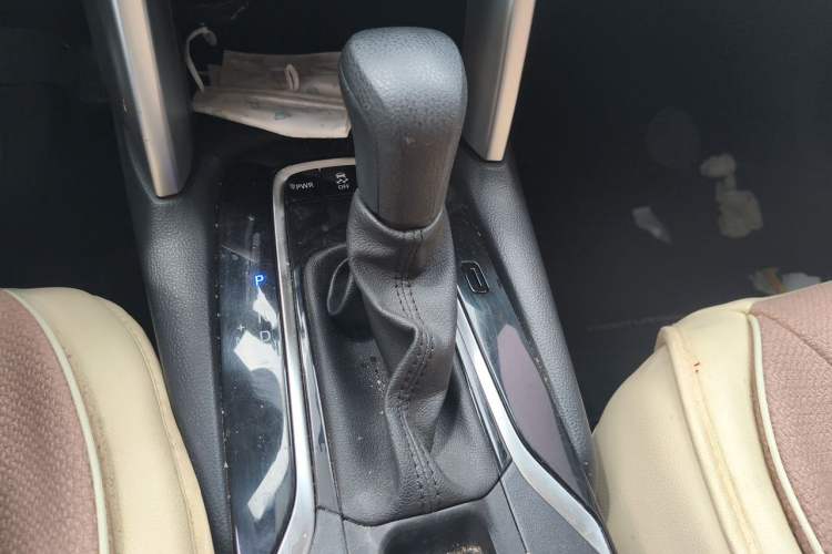 Used Toyota FRONTLANDER 2022 2.0L CVT Leading Edition Gear Lever