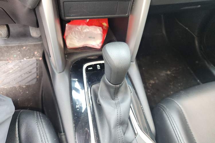 Used Toyota FRONTLANDER 2022 2.0L CVT Elite Edition Gear Lever