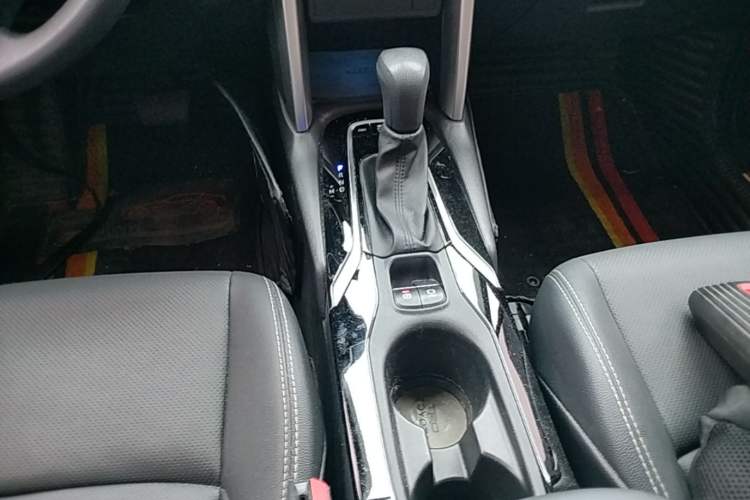 Used Toyota FRONTLANDER 2022 2.0L CVT Luxury Edition Gear Lever