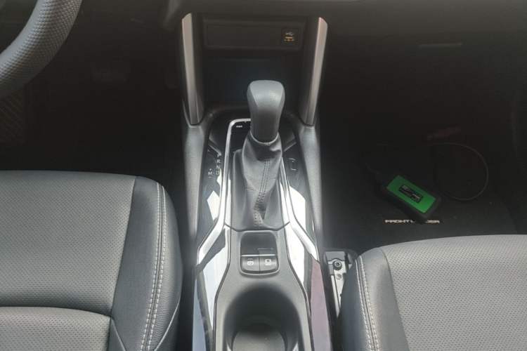 Used Toyota FRONTLANDER 2022 2.0L CVT Luxury PLUS Edition Gear Lever