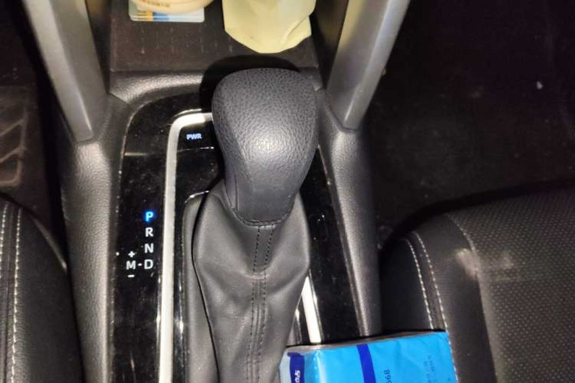 Used Toyota FRONTLANDER 2022 2.0L CVT Luxury Edition Gear Lever