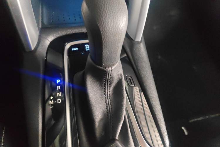 Used Toyota FRONTLANDER 2022 2.0L CVT Luxury PLUS Edition Gear Lever