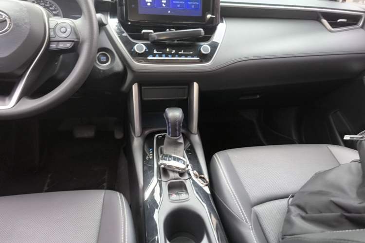 Used Toyota FRONTLANDER 2022 2.0L CVT Luxury Edition Gear Lever