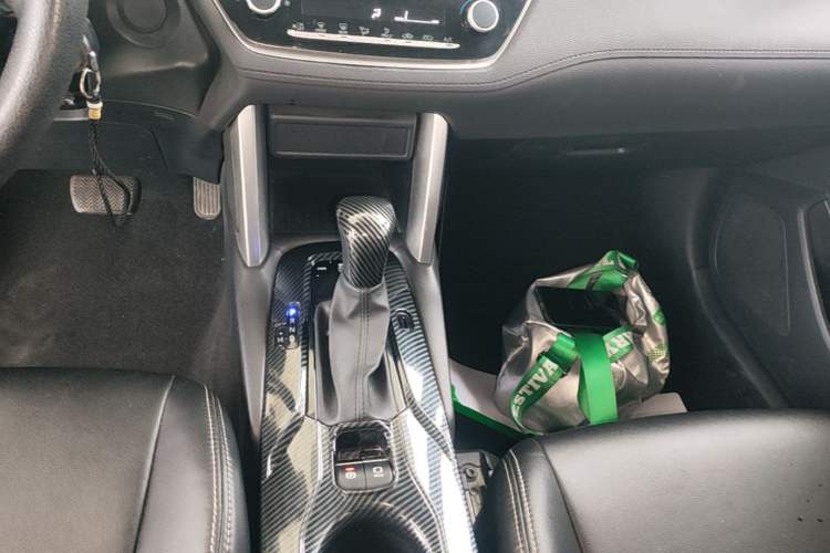Used Toyota FRONTLANDER 2022 2.0L CVT Elite Edition Gear Lever