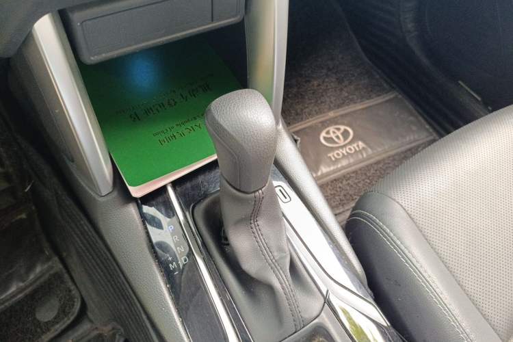 Used Toyota FRONTLANDER 2022 2.0L CVT Luxury Edition Gear Lever