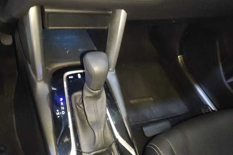 Used Toyota FRONTLANDER 2022 2.0L CVT Luxury Edition Gear Lever