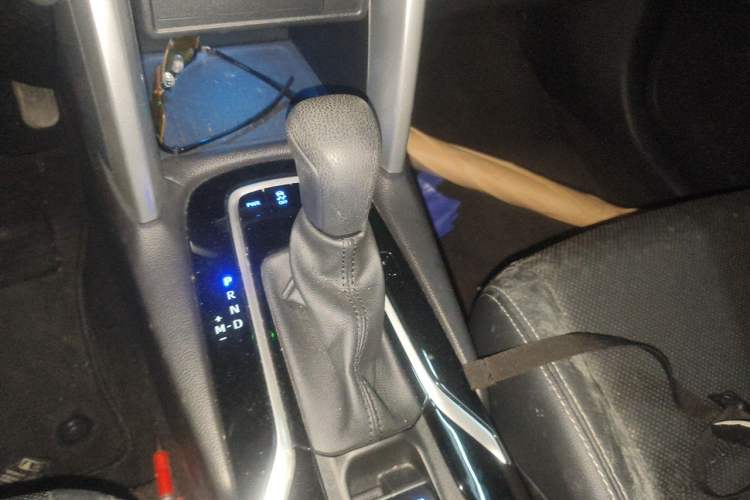 Used Toyota FRONTLANDER 2022 2.0L CVT Luxury Edition Gear Lever