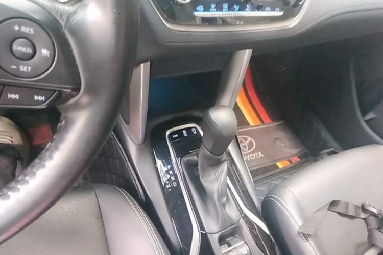Used Toyota FRONTLANDER 2022 2.0L CVT Luxury Edition Gear Lever