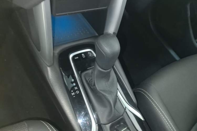 Used Toyota FRONTLANDER 2022 2.0L CVT Luxury Edition Gear Lever