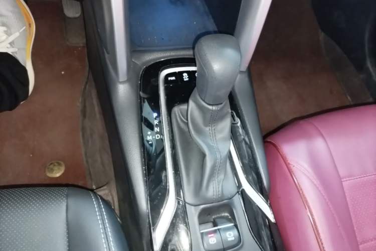 Used Toyota FRONTLANDER 2022 2.0L CVT Luxury Edition Gear Lever