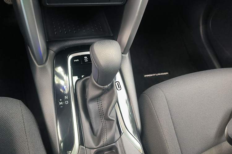 Used Toyota FRONTLANDER 2022 2.0L CVT Elite Edition Gear Lever