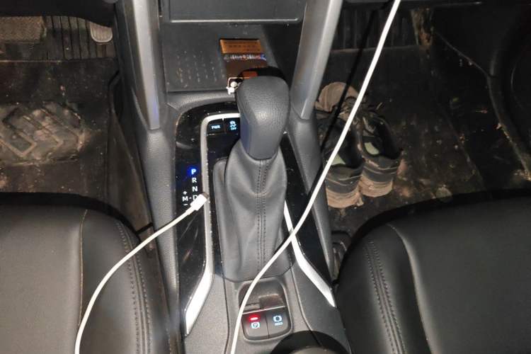 Used Toyota FRONTLANDER 2022 2.0L CVT Elite Edition Gear Lever