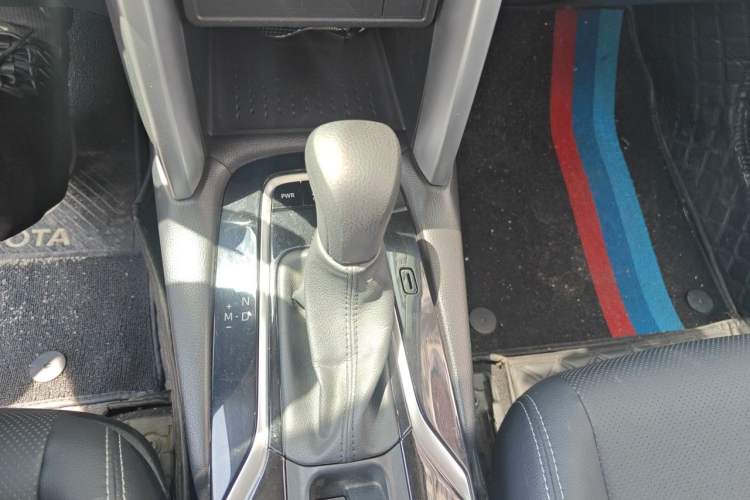 Used Toyota FRONTLANDER 2022 2.0L CVT Luxury Edition Gear Lever