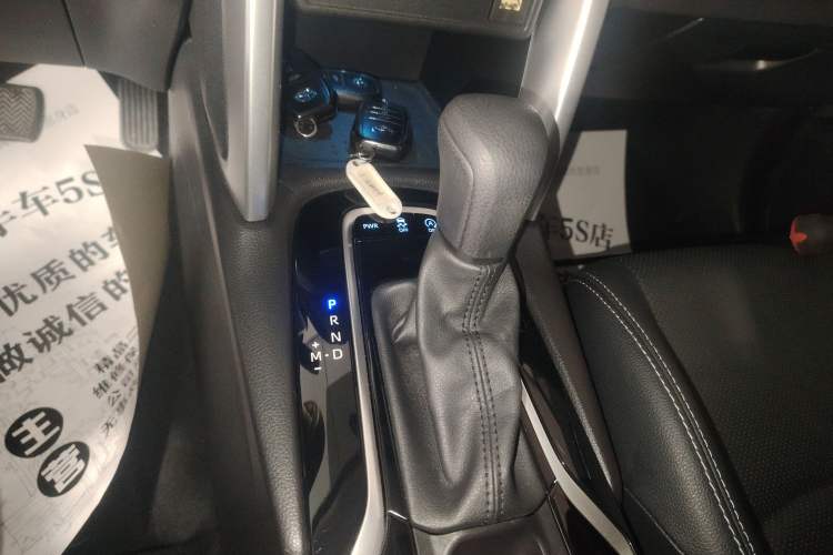 Used Toyota FRONTLANDER 2022 2.0L CVT Luxury PLUS Edition Gear Lever