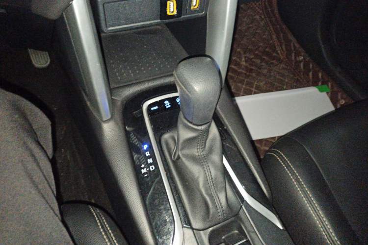 Used Toyota FRONTLANDER 2022 2.0L CVT Leading Edition Gear Lever