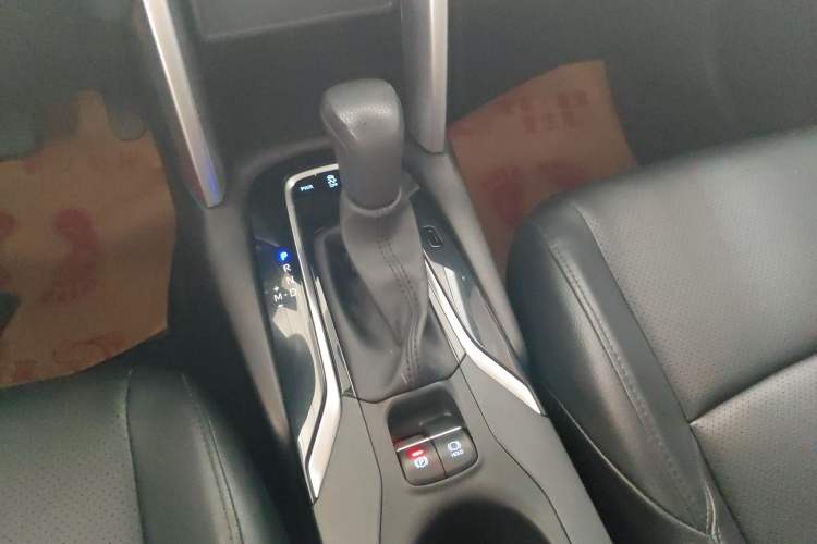 Used Toyota FRONTLANDER 2022 2.0L CVT Elite Edition Gear Lever