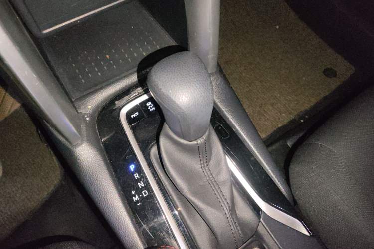 Used Toyota FRONTLANDER 2022 2.0L CVT Leading Edition Gear Lever