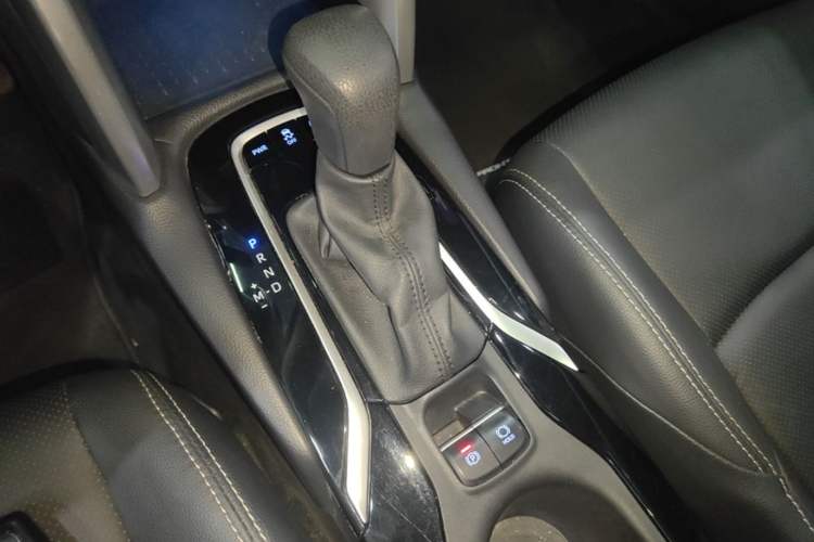 Used Toyota FRONTLANDER 2022 2.0L CVT Luxury PLUS Edition Gear Lever
