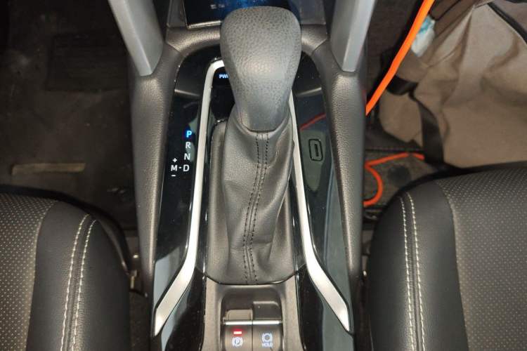 Used Toyota FRONTLANDER 2022 2.0L CVT Luxury Edition Gear Lever