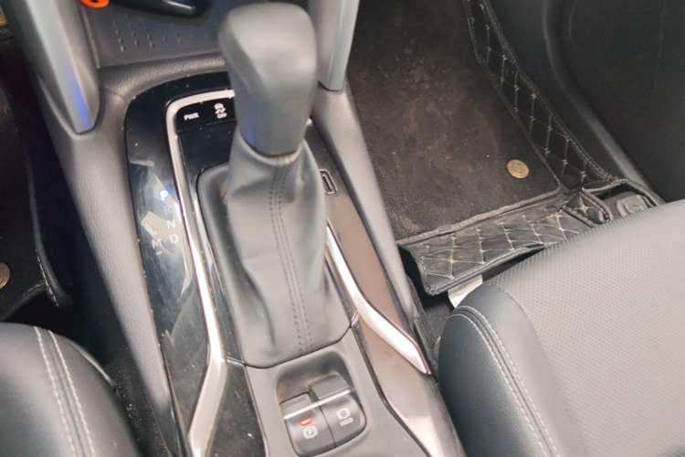 Used Toyota FRONTLANDER 2022 2.0L CVT Luxury PLUS Edition Gear Lever