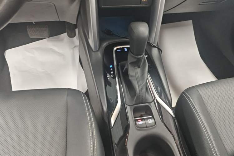 Used Toyota FRONTLANDER 2022 2.0L CVT Luxury PLUS Edition Gear Lever