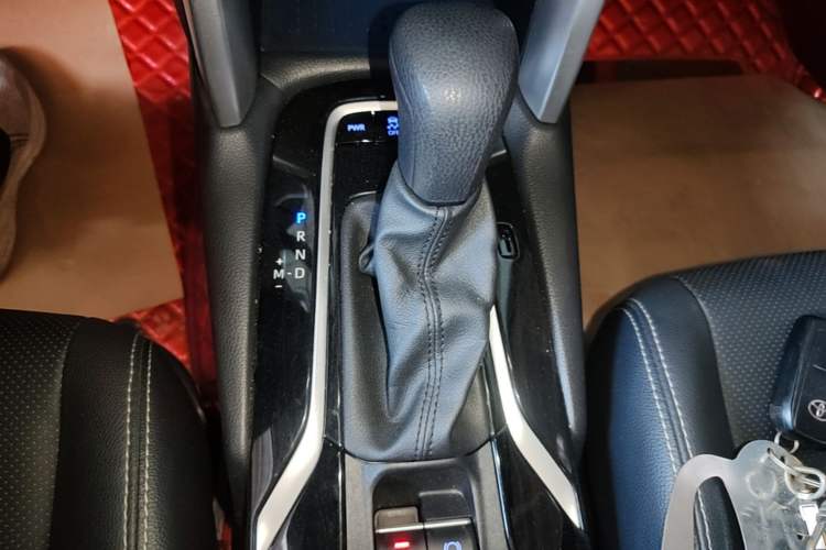 Used Toyota FRONTLANDER 2022 2.0L CVT Luxury Edition Gear Lever