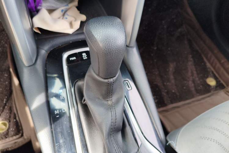 Used Toyota FRONTLANDER 2022 2.0L CVT Elite Edition Gear Lever